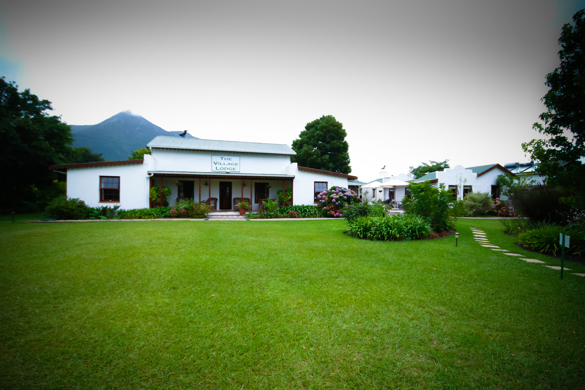 The Village Lodge Стормсривер Экстерьер фото