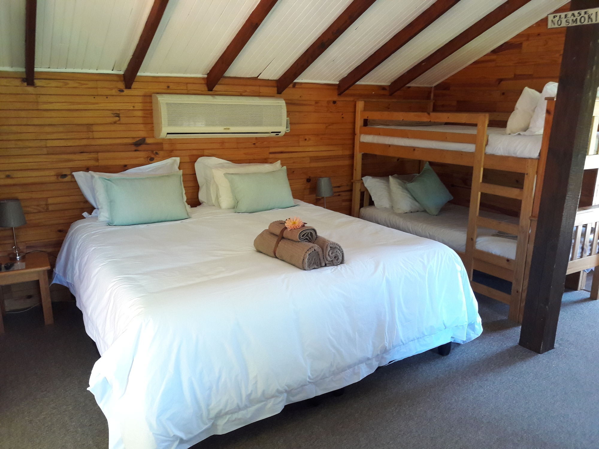 The Village Lodge Стормсривер Экстерьер фото