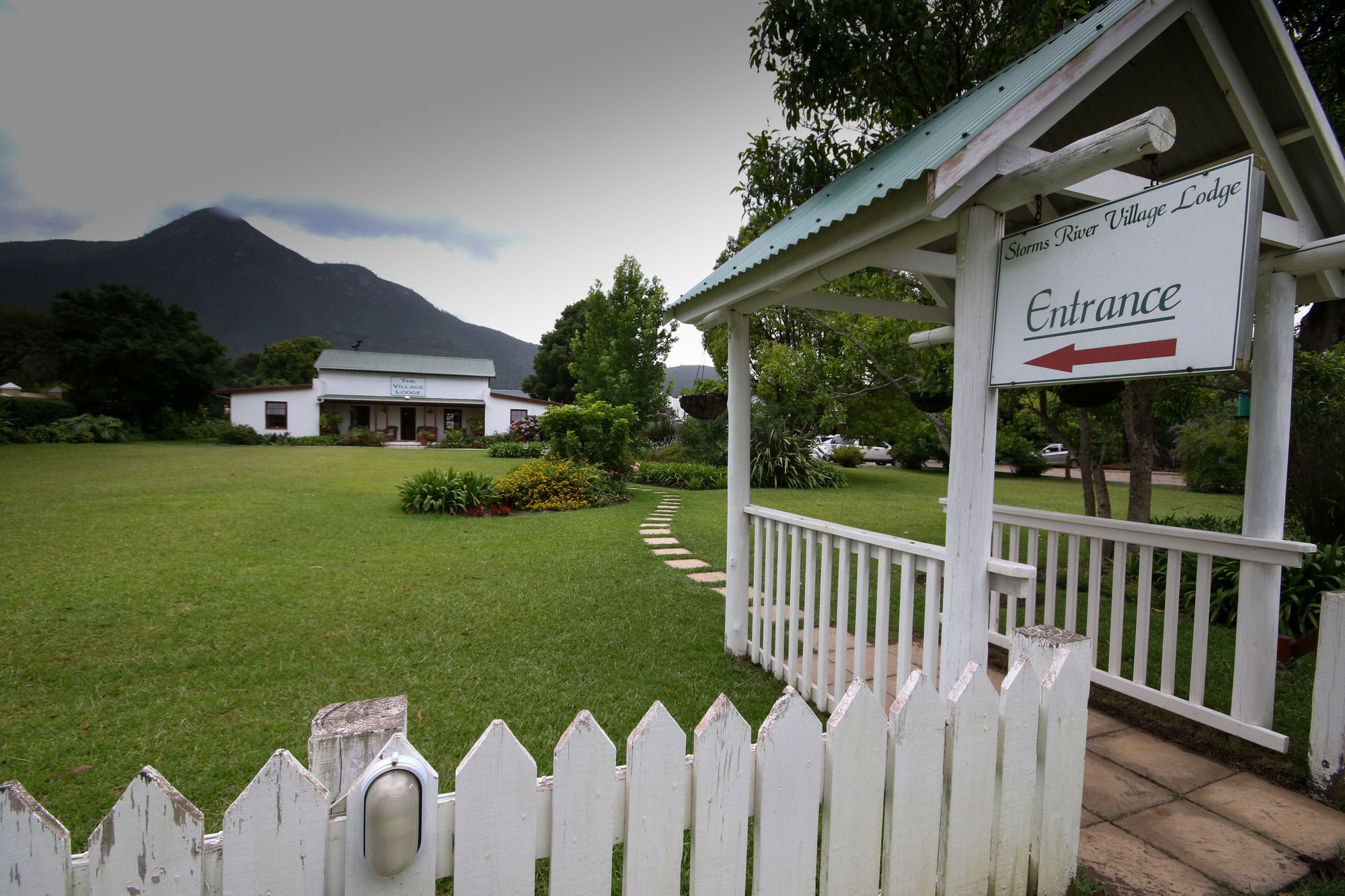 The Village Lodge Стормсривер Экстерьер фото