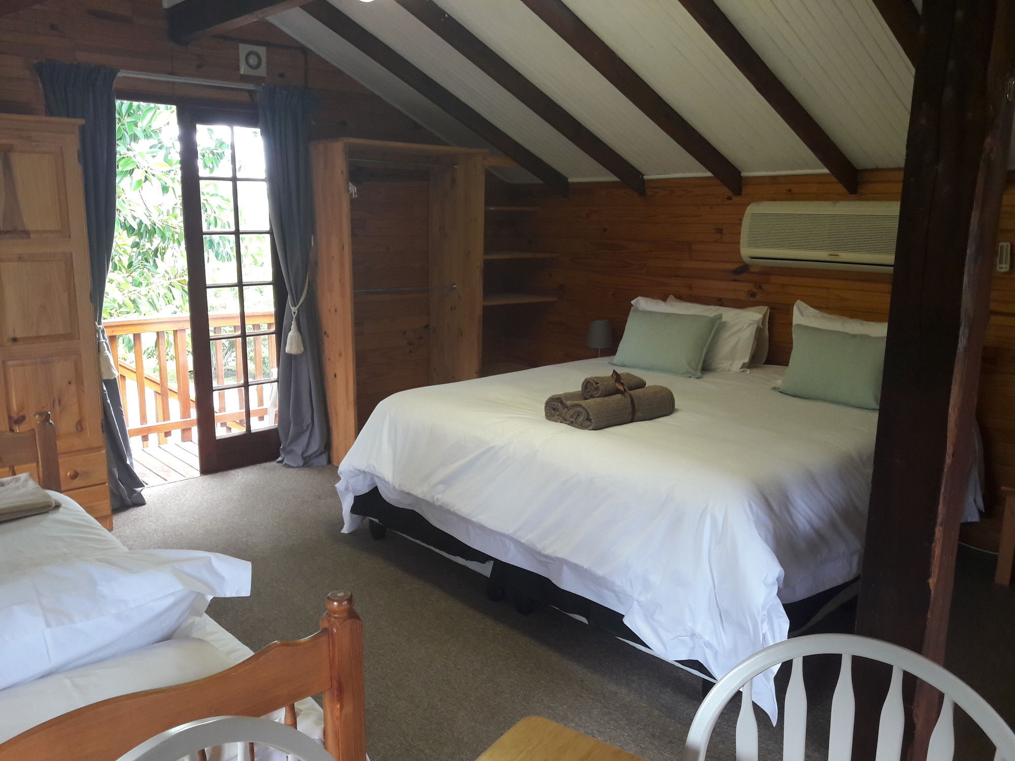 The Village Lodge Стормсривер Экстерьер фото