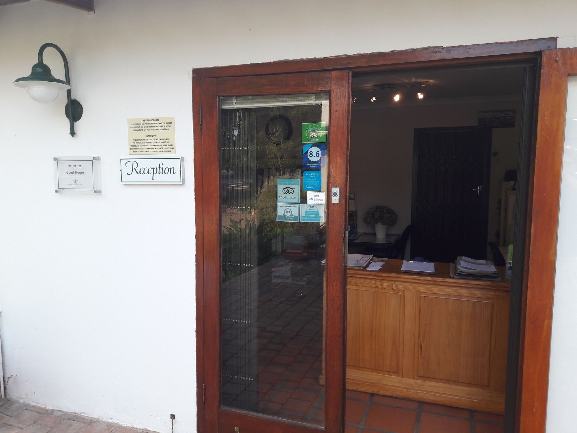 The Village Lodge Стормсривер Экстерьер фото